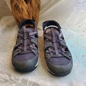 Ladies Size 11 earth origin sandals